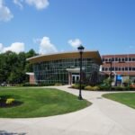 6 Ways to Build a Strong College Resume Starting Today